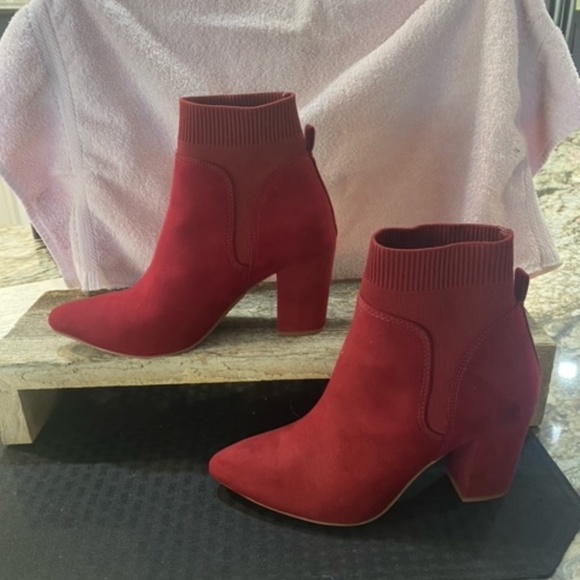 Red Suede Boot shoes Size 6.5 - Picture 8 of 12